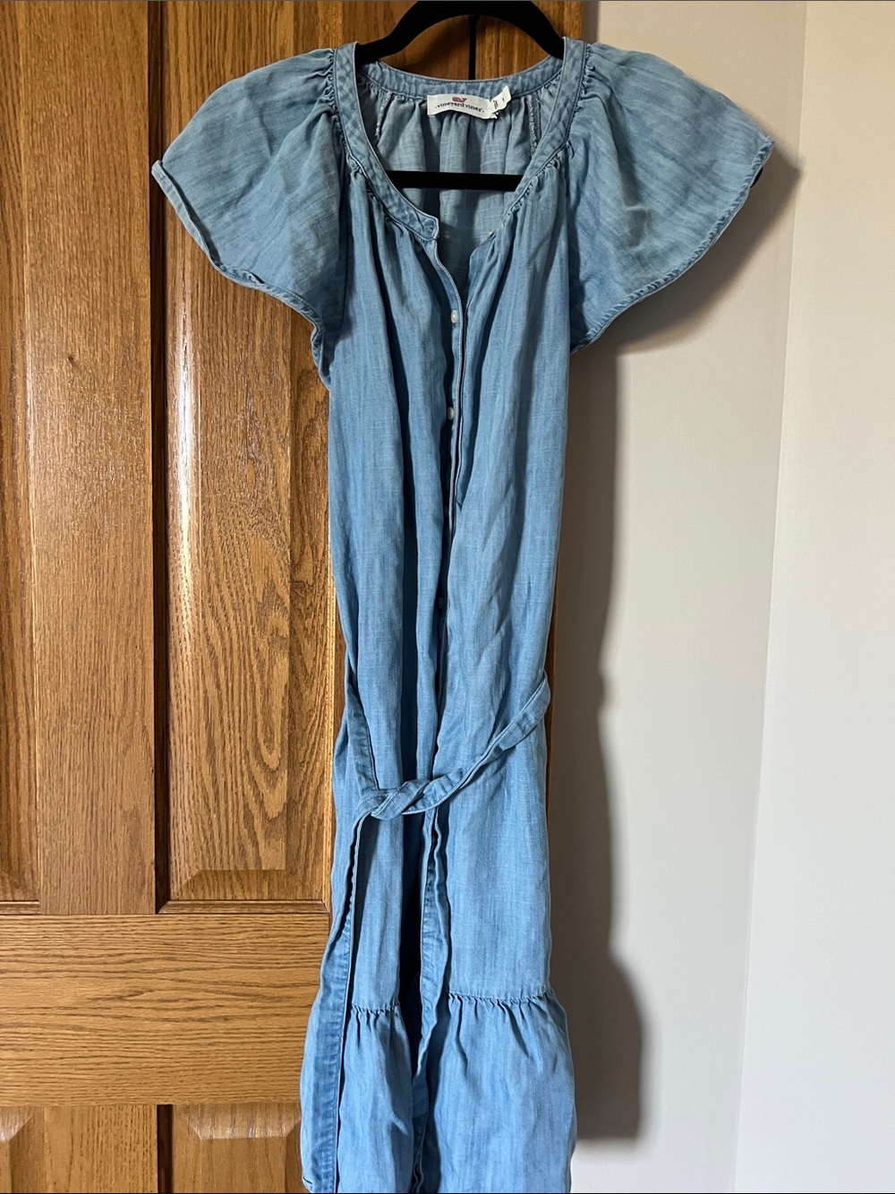 Vineyard Vines Light Wash Chambray Button-Front dress